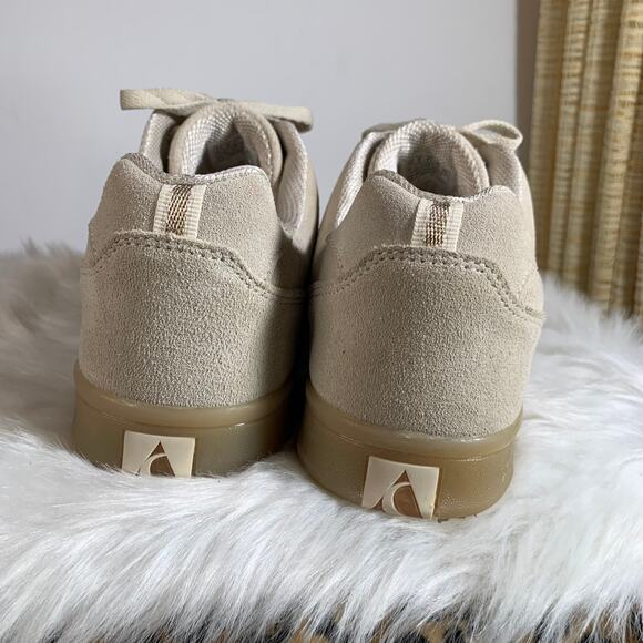 Skecher Street Leather Sneaker Size 11 Color Light Tan - Picture 8 of 13